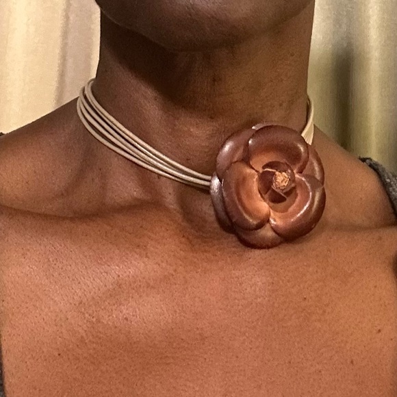 Interchangeable Leather look Choker broach necklace - Picture 3 of 10